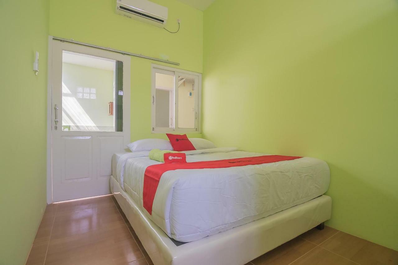 Reddoorz Syariah Near Museum Wisma Karya Subang Exterior photo